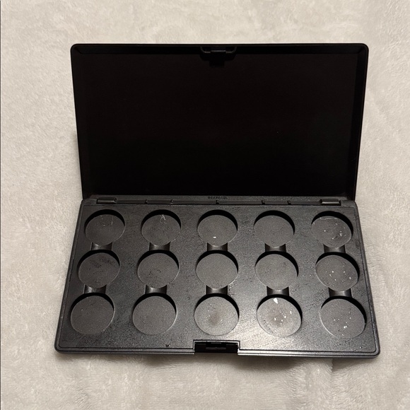 MAC Black Eyeshadow Pro Palette Case - Picture 2 of 3